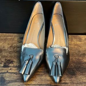 Banana Republic Tasseled heels